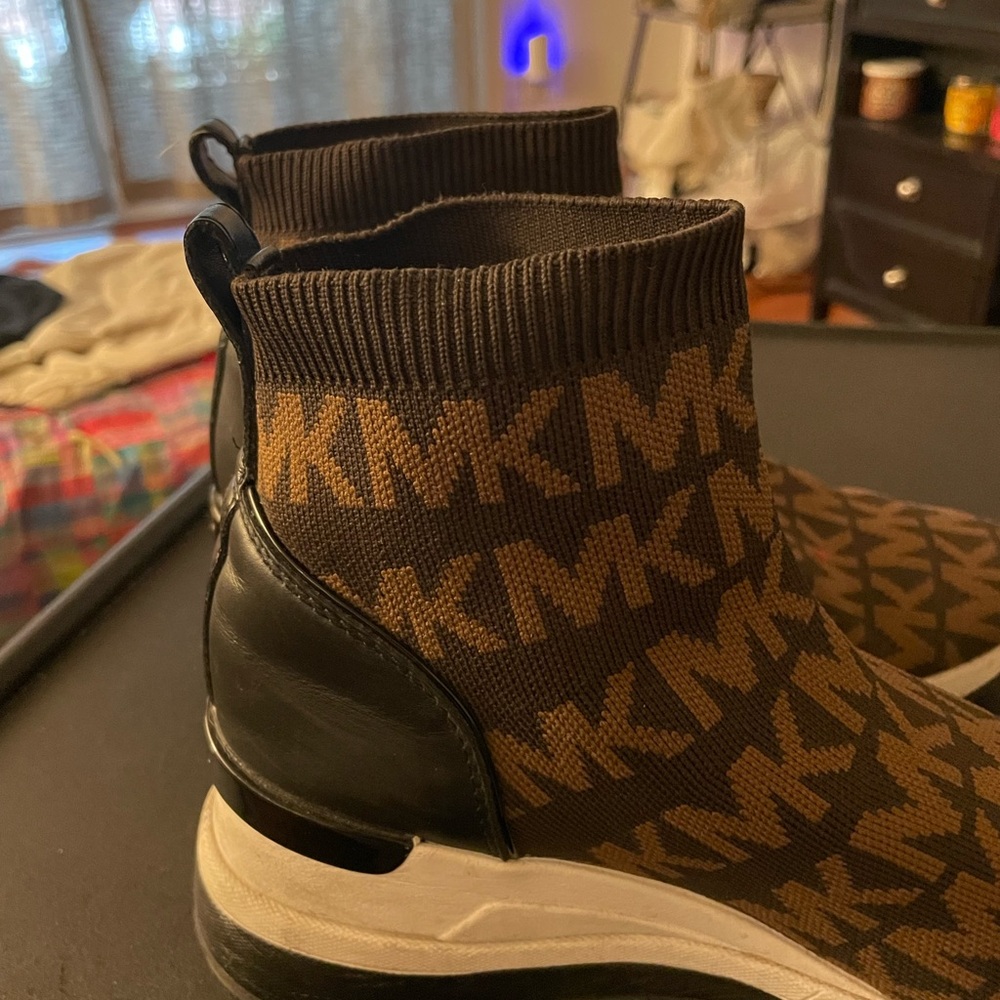 Michael Kors Brown Ankle Boots - Picture 3 of 3
